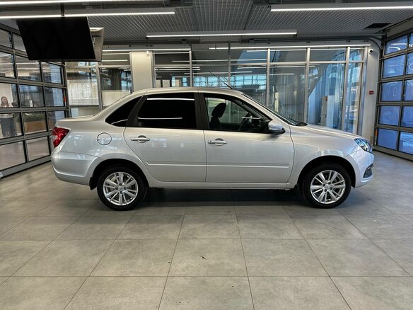 2026 Lada (ВАЗ) Granta I Рестайлинг, серебристый, 1114000 рублей - вид 4