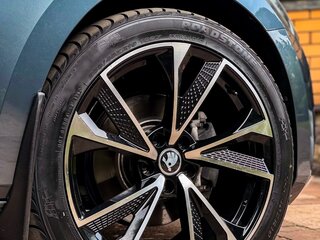 2021 Skoda Superb III Рестайлинг, серый, 2500000 рублей, вид 3