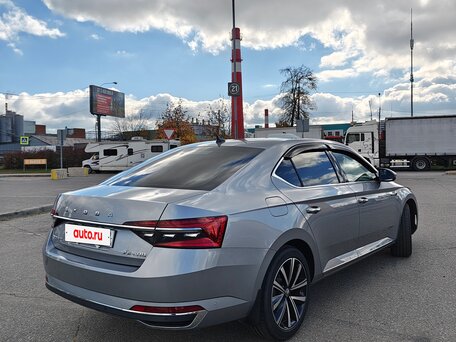2025 Skoda Superb III Рестайлинг, серый, 3050000 рублей, вид 5