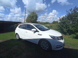 2015 Kia Rio III Рестайлинг, белый, 1300000 рублей, вид 1