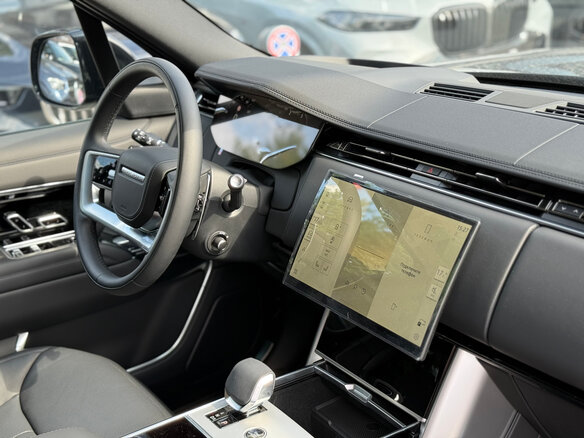 2026 Land Rover Range Rover P530 MHEV Long V, чёрный, 21390000 рублей - вид 15
