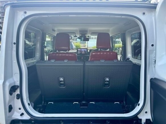 2022 Suzuki Jimny Sierra IV, белый - вид 11