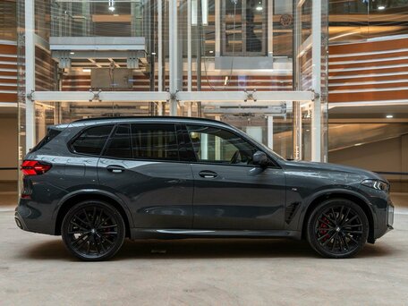 2026 BMW X5 40i IV (G05/G18) Рестайлинг, серый, 15890000 рублей, вид 5
