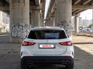 2020 Mercedes-Benz GLA 250 II (H247), белый, 2950000 рублей, вид 2