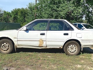 1989 Toyota Corolla VI (E90), белый, 150000 рублей, вид 3