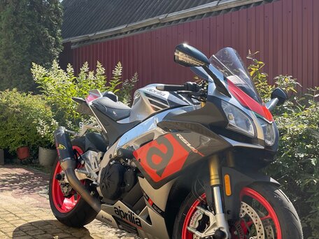 2018 Aprilia RSV4, серебристый, 1190000 рублей, вид 1