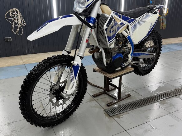 2022 GR GR7, белый, 185000 рублей