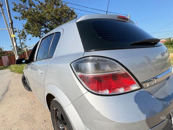 2011 Opel Astra H Рестайлинг, серебристый, 430000 рублей - вид 6