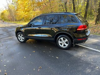 2013 Volkswagen Touareg II, чёрный, 3000000 рублей, вид 4