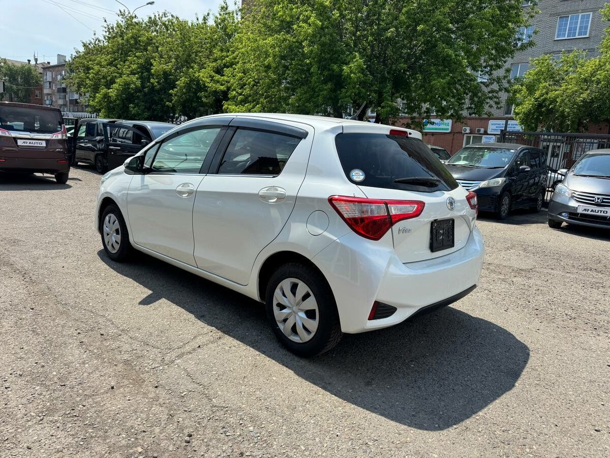Открыть фотографии: Toyota Vitz III (XP130) Рестайлинг