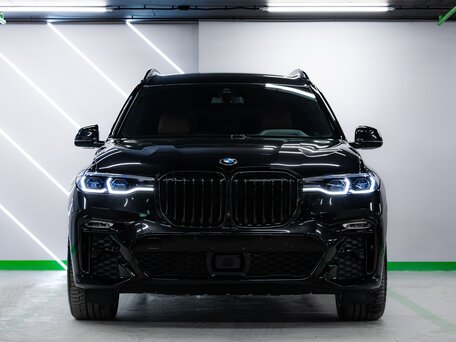 2020 BMW X7 40i I (G07), чёрный, 8800000 рублей, вид 2
