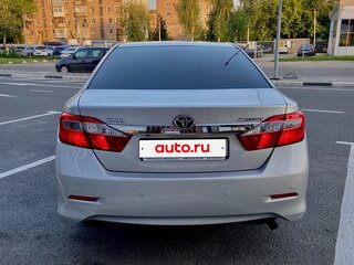 2013 Toyota Camry VII (XV50), серый, 1749000 рублей, вид 3