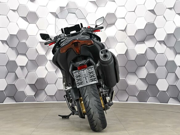 2023 Yamaha TMAX, чёрный - вид 5