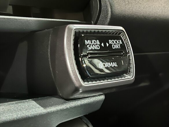 2026 Toyota RAV4 VI (XA60), белый, 3944000 рублей - вид 17