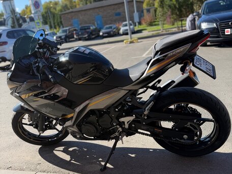 2022 Kawasaki Ninja 400, чёрный, 600000 рублей, вид 5