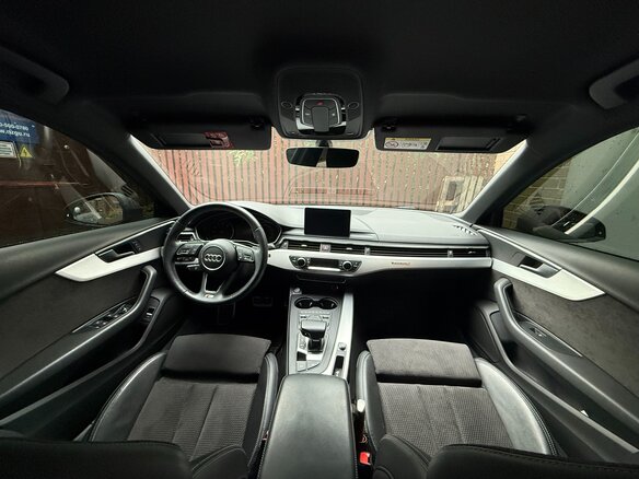 2019 Audi A4 V (B9), серый, 3450000 рублей - вид 3