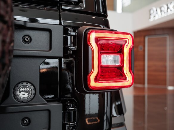 2026 Jeep Wrangler IV (JL) Рестайлинг, чёрный, 9200000 рублей - вид 11