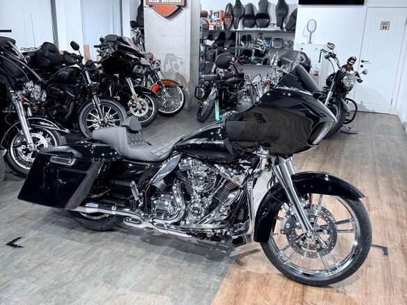 2017 Harley-Davidson Road Glide Special, чёрный, 1899000 рублей - вид 1