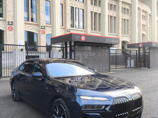 2022 BMW i7 xDrive60 I (G70), синий, 10700000 рублей, вид 2