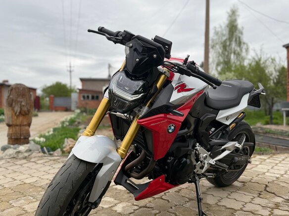 2021 BMW F 900 R, серый, 950000 рублей - вид 2