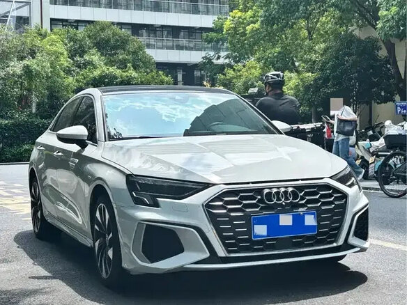 2022 Audi A3 35 TFSI IV (8Y), белый, 1658000 рублей - вид 2