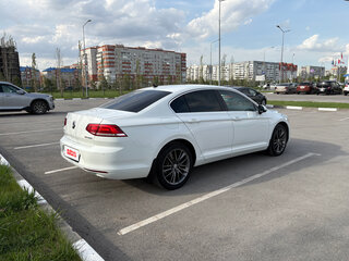 2017 Volkswagen Passat B8, белый, 1799000 рублей, вид 4