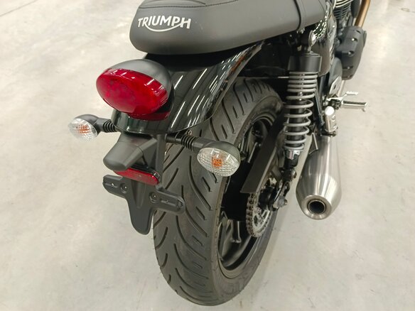 2023 Triumph Speed Twin, чёрный, 930000 рублей - вид 13