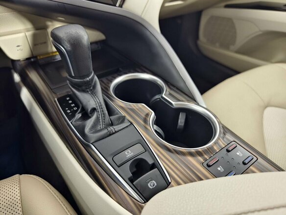 2019 Toyota Camry VIII (XV70), чёрный, 2689000 рублей - вид 14