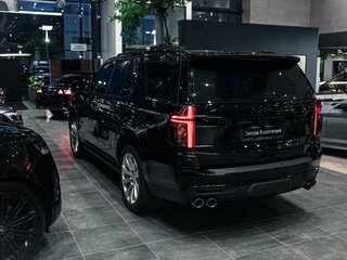 2022 Chevrolet Tahoe V, чёрный, 8800000 рублей, вид 2