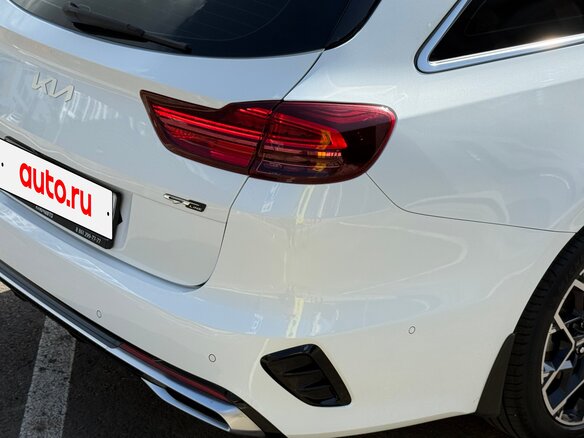 2021 Kia Ceed III Рестайлинг, белый, 2300000 рублей - вид 16