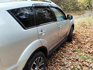 2010 Mitsubishi Outlander II Рестайлинг, серебристый, 1000000 рублей, вид 5