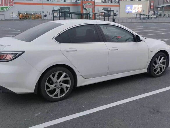 2010 Mazda 6 II (GH) Рестайлинг, белый, 1200000 рублей - вид 5