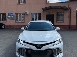 2020 Toyota Camry VIII (XV70), белый, 2300000 рублей, вид 1