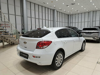 2013 Chevrolet Cruze I Рестайлинг, белый, 680000 рублей, вид 5