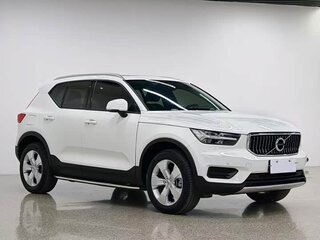 2022 Volvo XC40 I, белый, 3382448 рублей, вид 5
