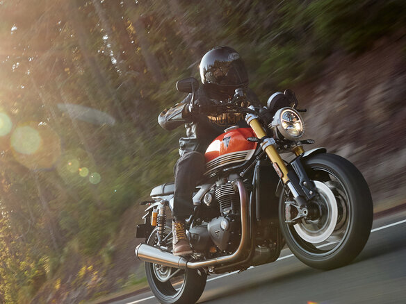 2026 Triumph Speed Twin, оранжевый, 2570000 рублей - вид 17