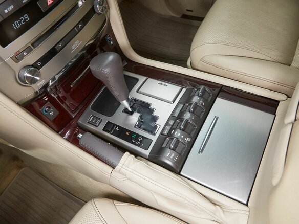 2012 Lexus LX 570 III Рестайлинг, бежевый, 4097000 рублей - вид 20