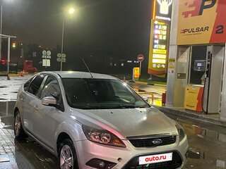 2010 Ford Focus II Рестайлинг, серебристый, 530000 рублей, вид 2