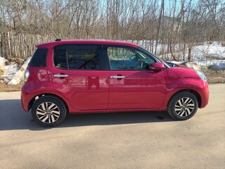 2020 Toyota Passo III Рестайлинг, красный, 1150000 рублей, вид 4