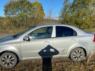 2010 Chevrolet Aveo I Рестайлинг, серебристый, 410000 рублей, вид 4