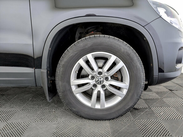 2014 Volkswagen Tiguan I Рестайлинг, чёрный - вид 17
