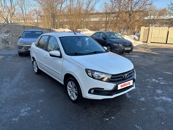 2021 Lada (ВАЗ) Granta I Рестайлинг, белый, 900000 рублей - вид 3