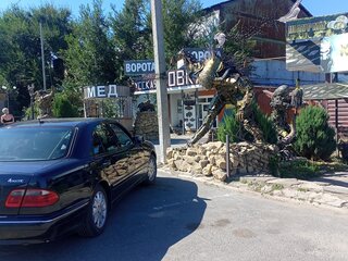 2000 Mercedes-Benz E-Класс 320 II (W210, S210) Рестайлинг, чёрный, 400000 рублей, вид 2