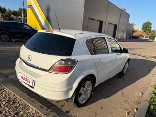 2011 Opel Astra H Рестайлинг, белый, 560000 рублей, вид 4