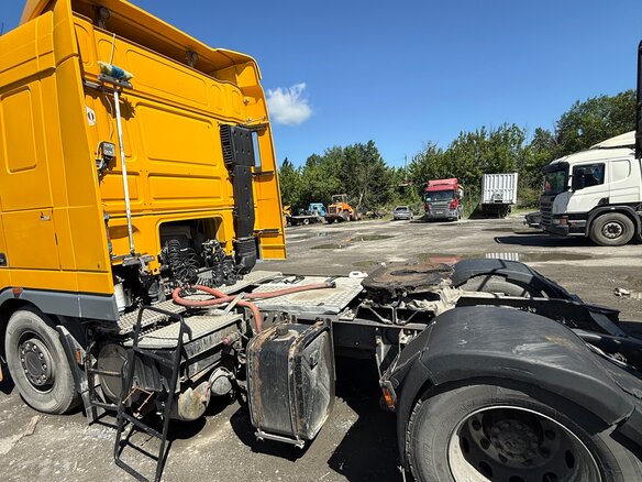 2004 DAF 95XF, жёлтый, 3000000 рублей - вид 2