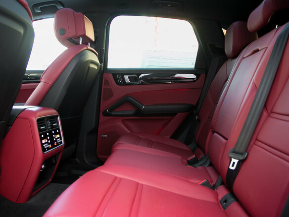 2018 Porsche Cayenne III, белый - вид 27