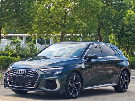 2022 Audi A3 Sportback 35 TFSI IV (8Y), зелёный, 2690000 рублей, вид 1