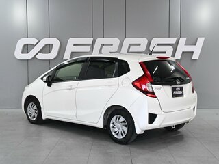 2017 Honda Fit III Рестайлинг, белый, 1060000 рублей, вид 2