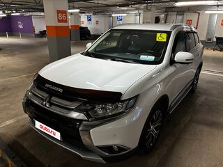 2015 Mitsubishi Outlander III Рестайлинг 2, белый, 1980000 рублей, вид 4