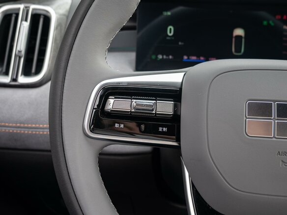 2026 Geely Galaxy M7, серый - вид 16